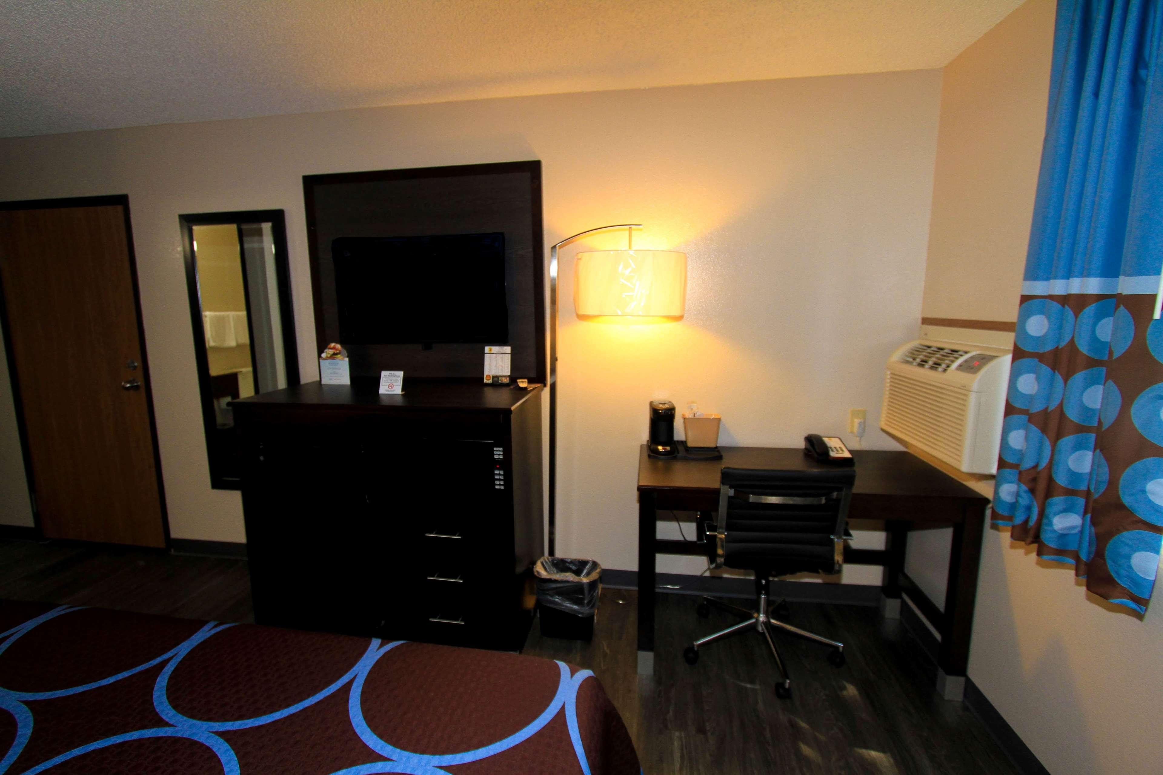 Super 8 By Wyndham Lenexa Overland Park Area/Mall Area Exterior foto