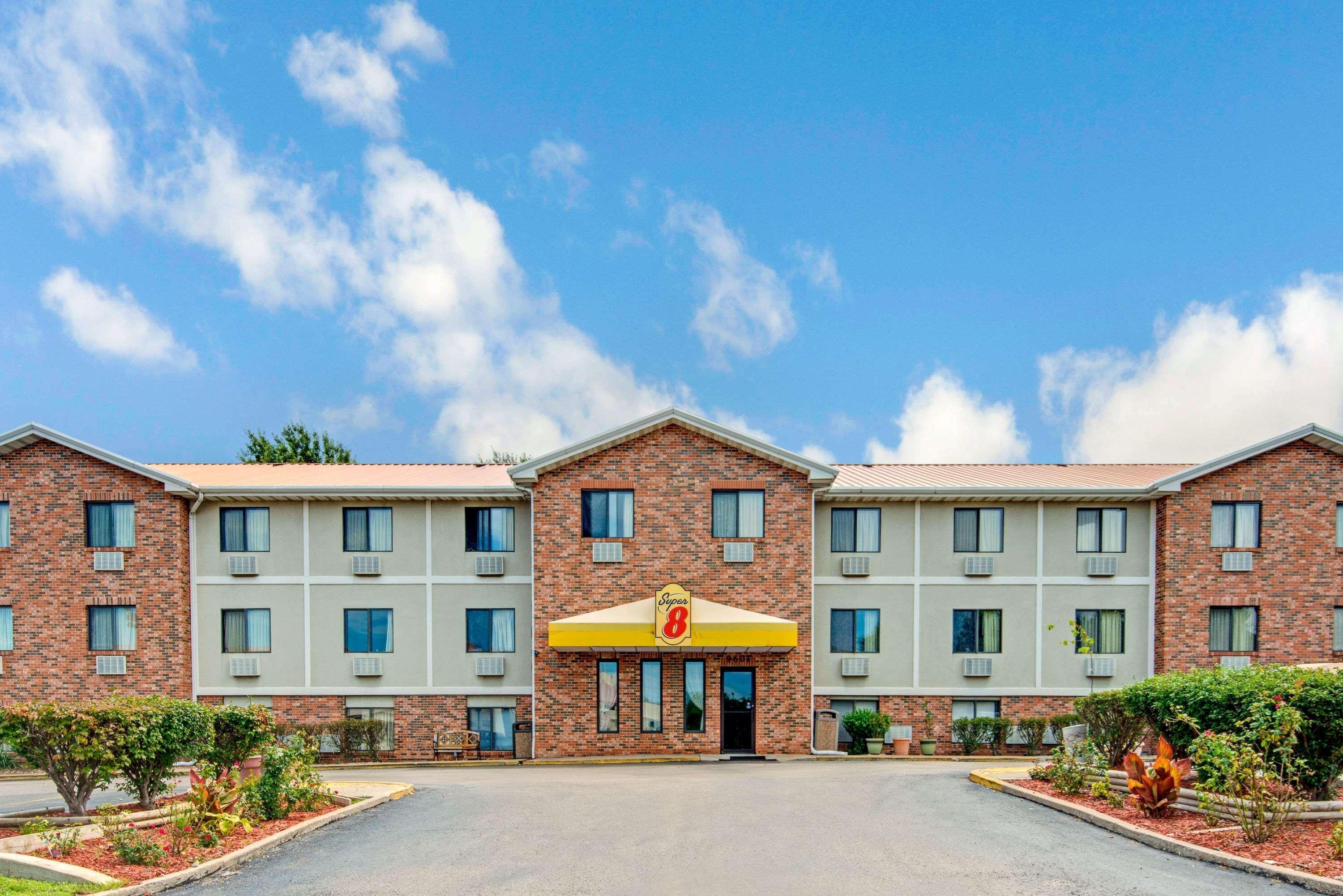 Super 8 By Wyndham Lenexa Overland Park Area/Mall Area Exterior foto